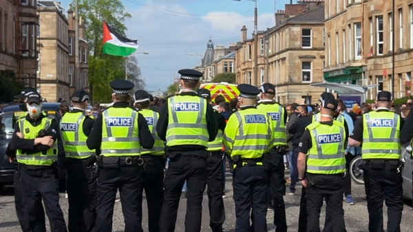 Everybody to Kenmure Street